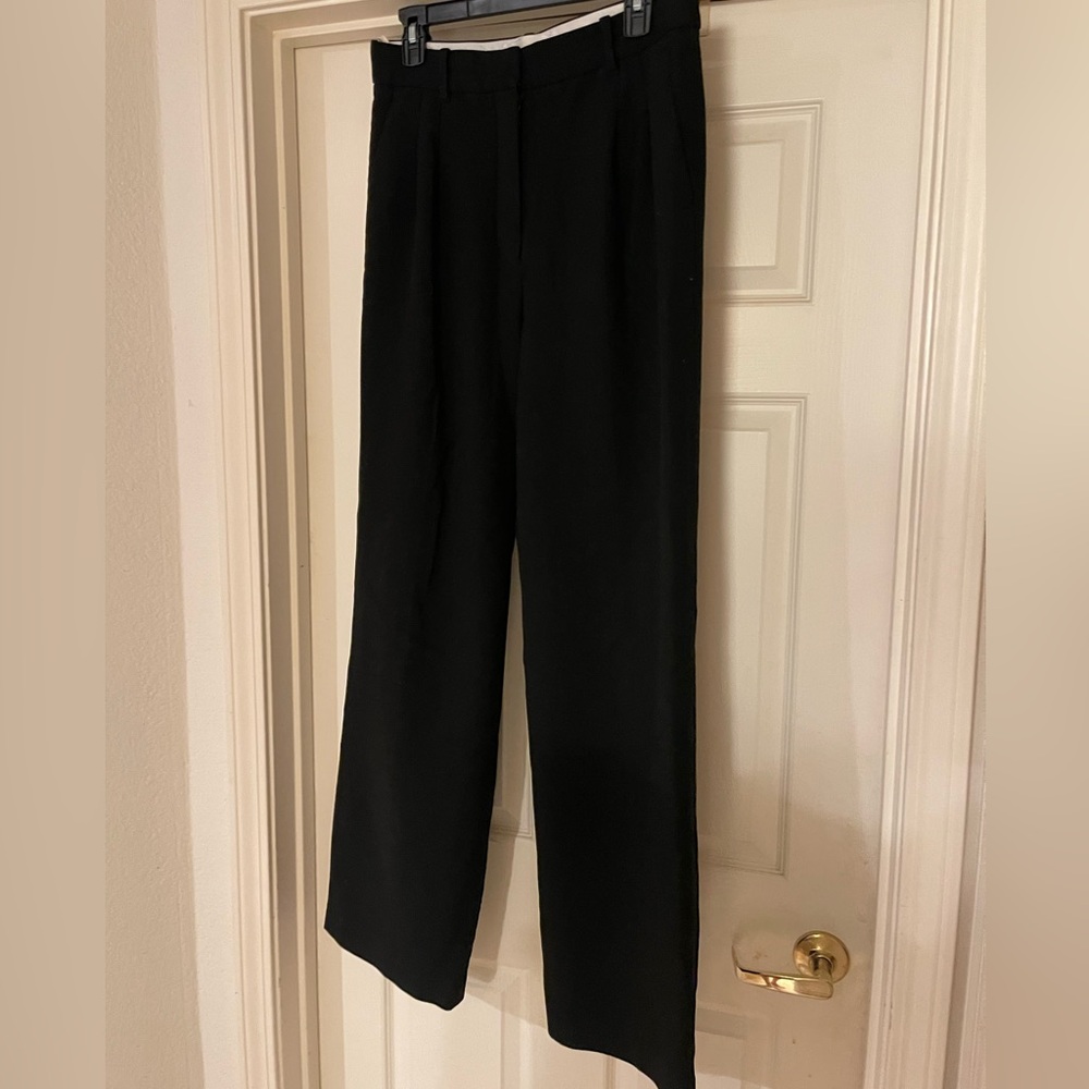 Aritzia Black Effortless Pant size 10